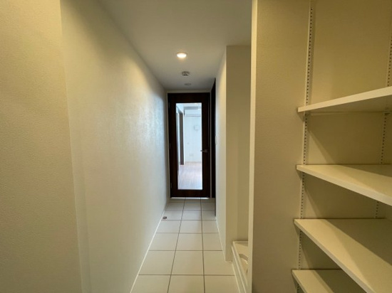 玄関　※別部屋参考写真