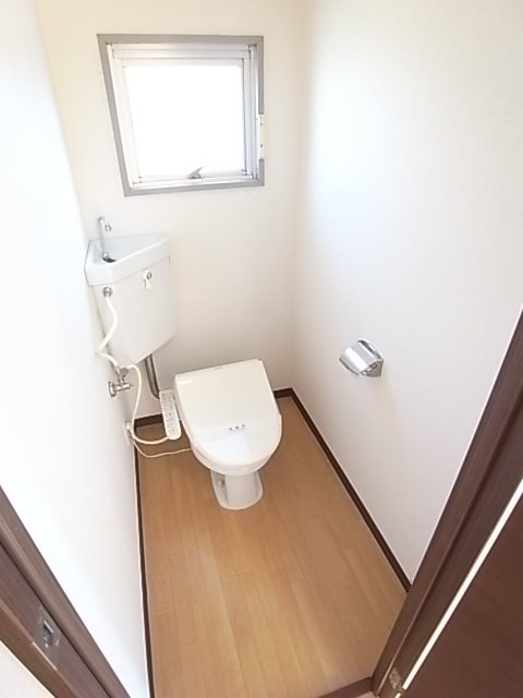トイレ　清潔感のあるトイレです
