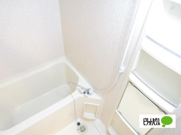 バス・シャワールーム　※他のお部屋のお写真です。