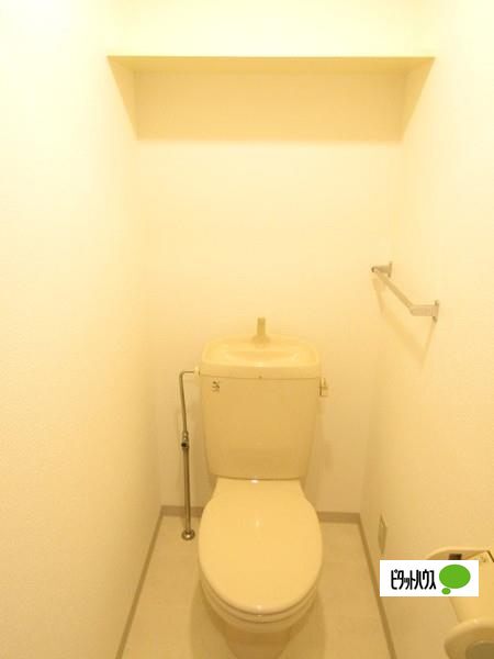 トイレ　※他のお部屋のお写真です。
