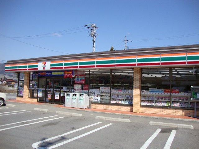 コンビニ　セブンイレブン千曲八幡店（コンビニ）まで547m