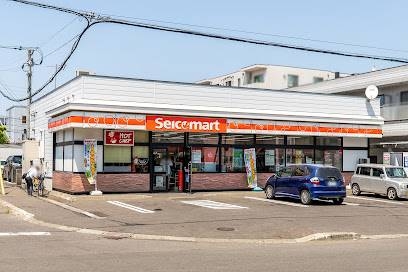 コンビニ　セイコーマート本通5丁目店（コンビニ）まで194m