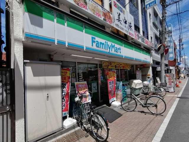 コンビニ　ファミリーマート（コンビニ）まで628m
