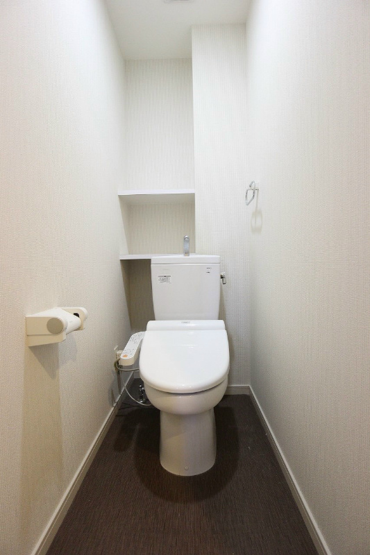 トイレ　温水洗浄便座付きです。