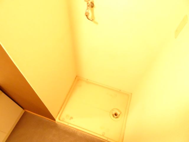 その他設備　室内の洗濯機置場です。