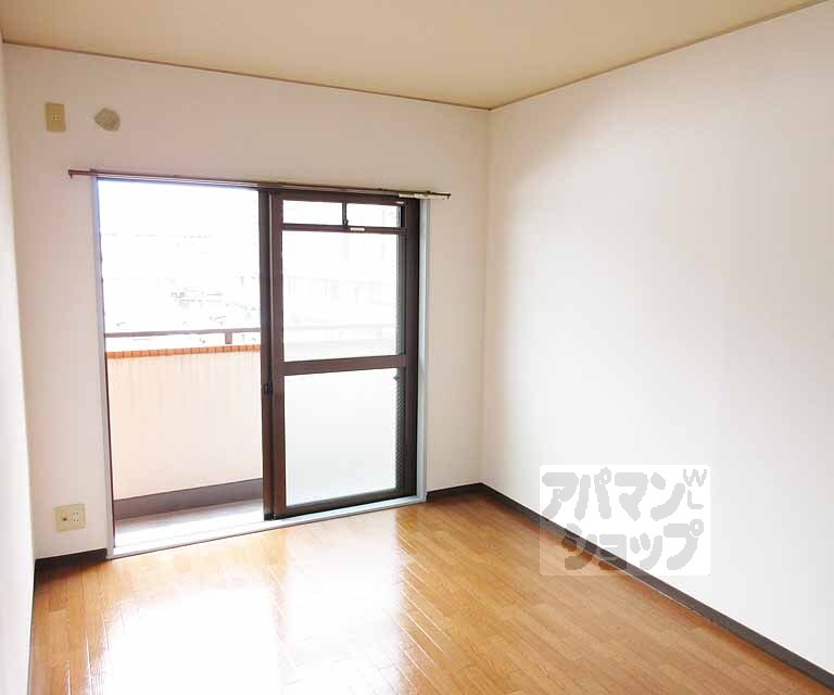 居室・リビング　光が入る明るいお部屋です。