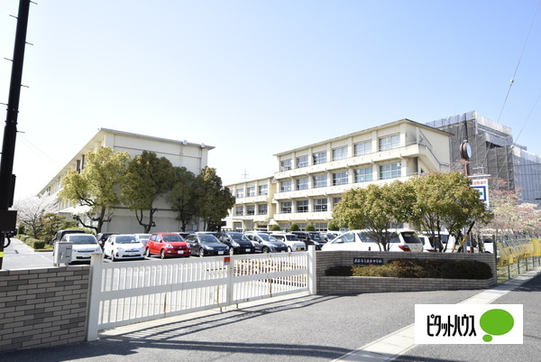 中学校　岩倉市立岩倉中学校（中学校）まで1664m