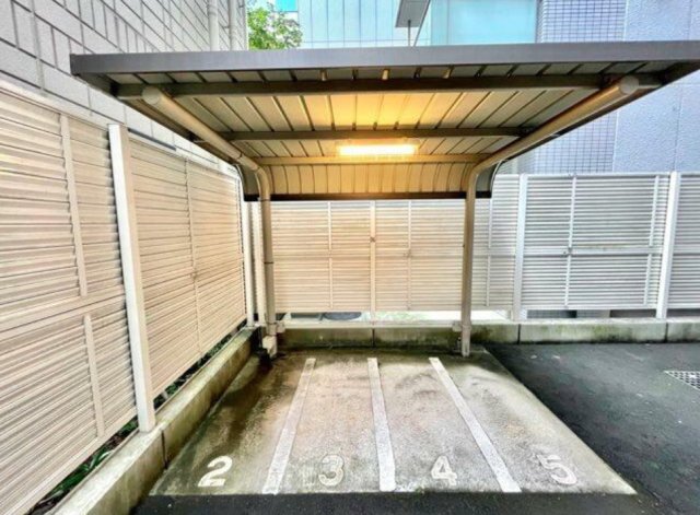 その他　バイク駐輪場