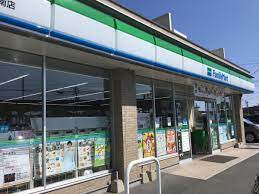 コンビニ　ファミリーマート倉敷平田南店（コンビニ）まで557m