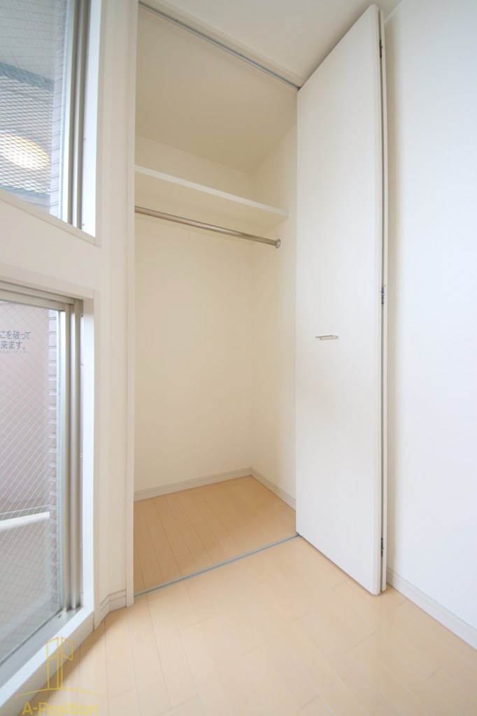 収納　エスライズ本町東
