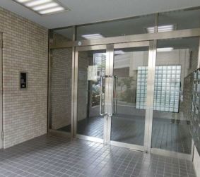 エントランス　建物の内部です