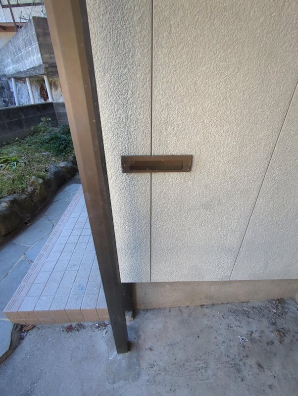 エントランス　郵便受け