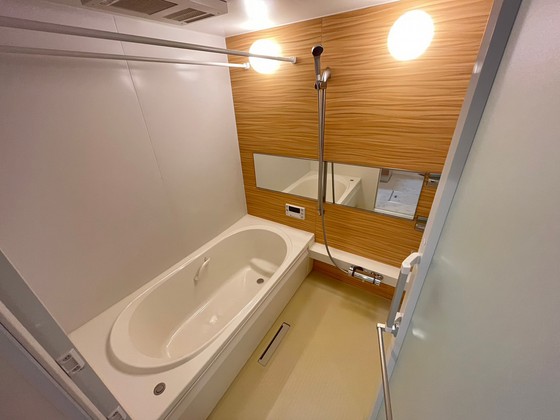 バス・シャワールーム　※別部屋の写真です