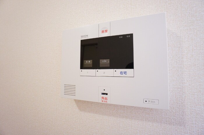 セキュリティ　テレビモニターフォン付き。