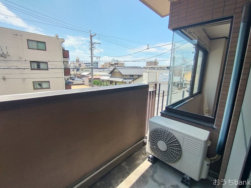 バルコニー　南向きで陽当り良好です