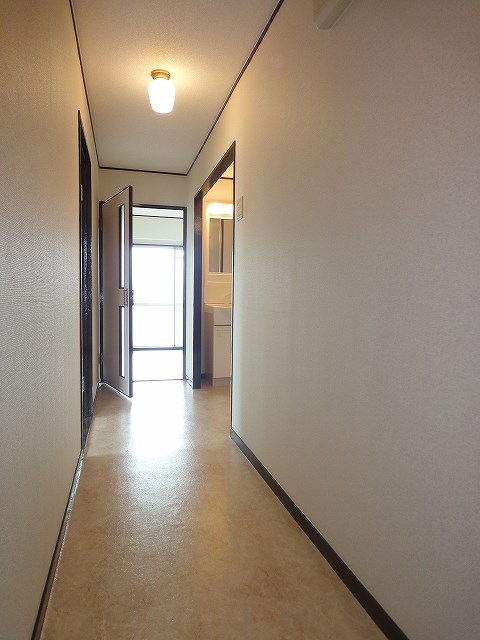 玄関　別号室のお写真でございます。