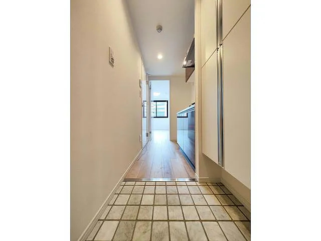 玄関　※同物件参考写真