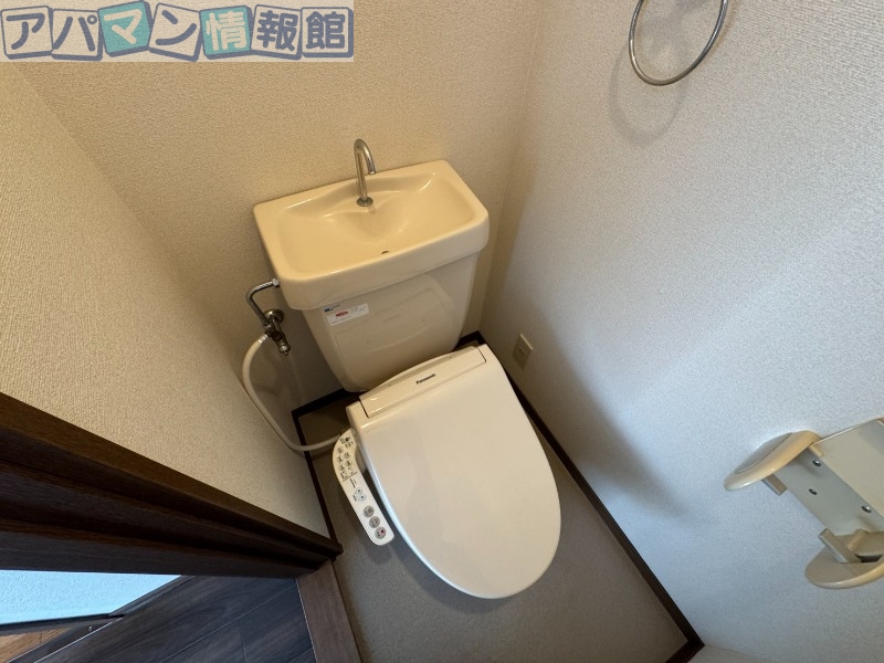 トイレ　※別号室のお写真になります