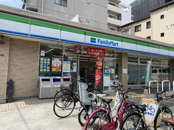 コンビニ　ファミリーマート（コンビニ）まで160m
