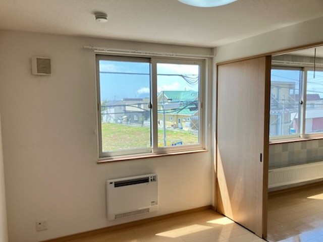 リビングタウン山の手 Eの内装写真