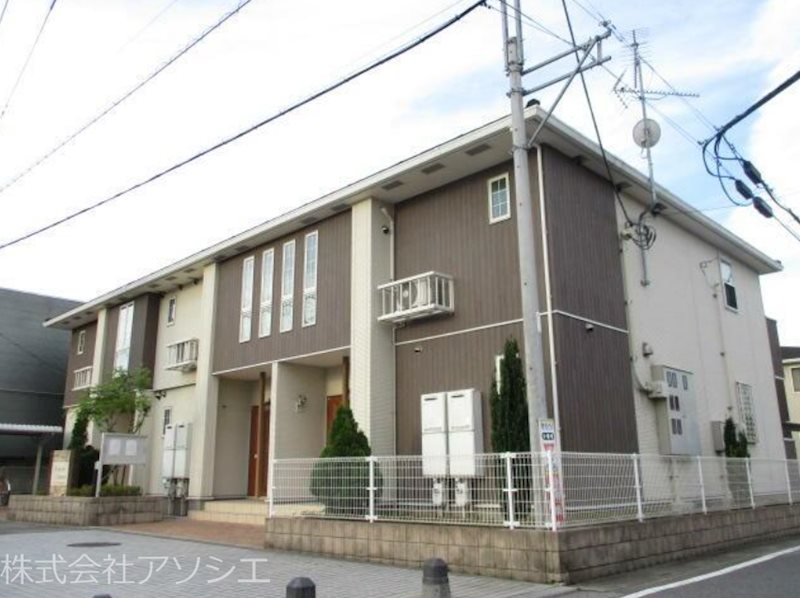 建物外観　アクロス・ザ・ユニバースのご紹介は住まいの窓口アソシエにお任