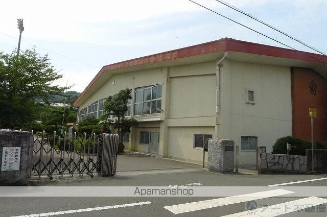 小学校　宮内小学校（小学校）まで411m