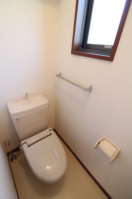 トイレ　別部屋参考画像
