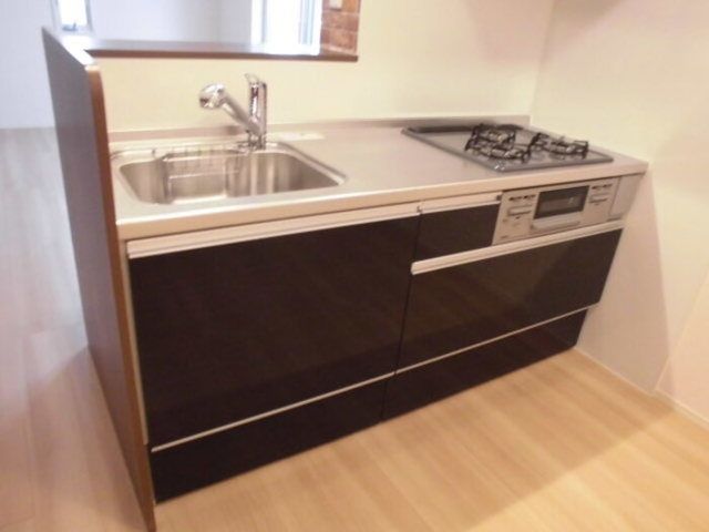 キッチン　※Droom　同タイプ住戸参考写真　現況優先