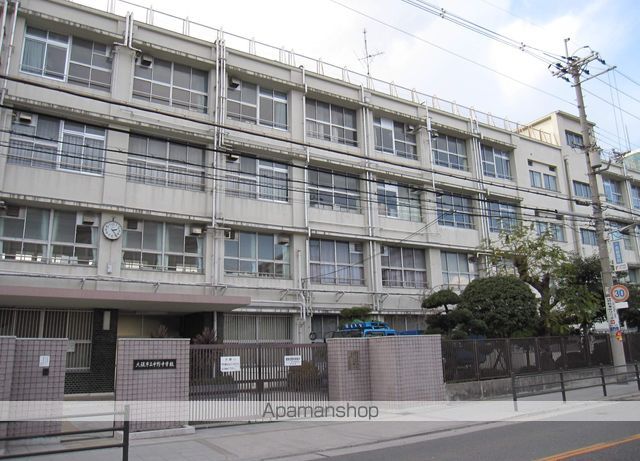 中学校　中野中学校（中学校）まで698m