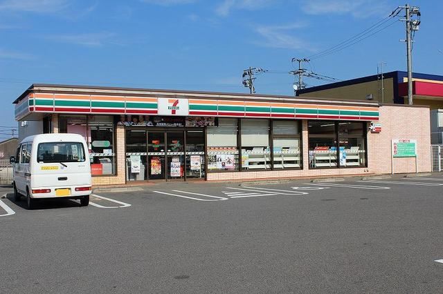 コンビニ　セブンイレブン　伊万里大里店（コンビニ）まで650m