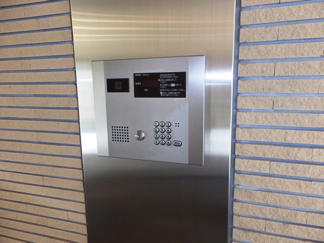 セキュリティ　玄関はオートロックで安心です！
