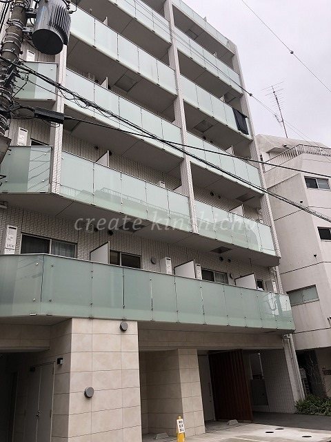 建物外観　８階建ての賃貸マンション