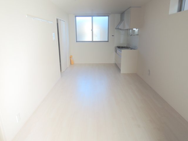 居室・リビング　★明るいフローリングの角部屋です★