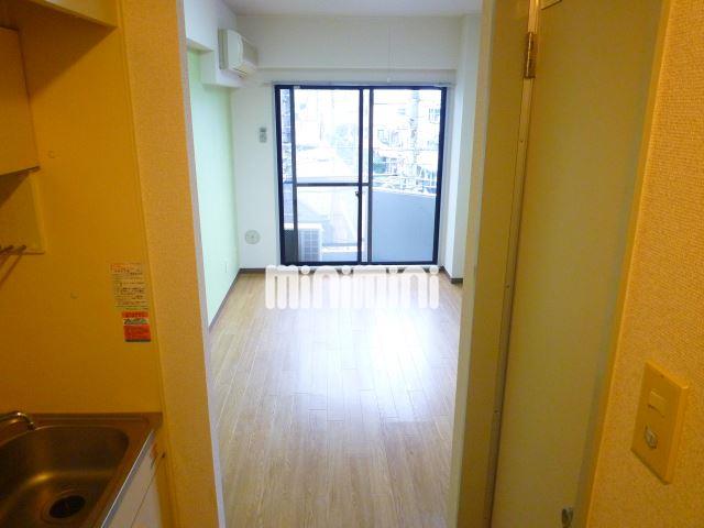 その他部屋・スペース　玄関から見たお部屋です