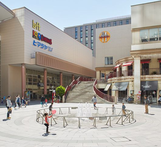 ショッピングセンター　深川ギャザリア（ショッピングセンター）まで279m