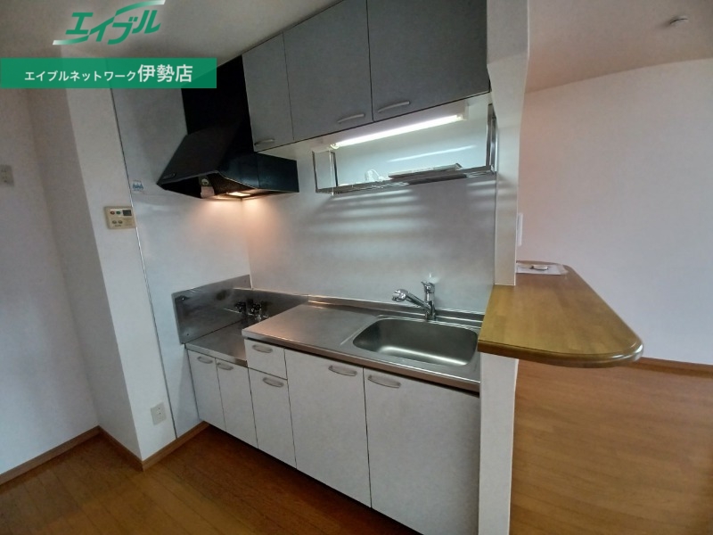 キッチン　同物件別部屋参考写真です。