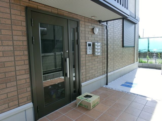 エントランス　オートロック完備
