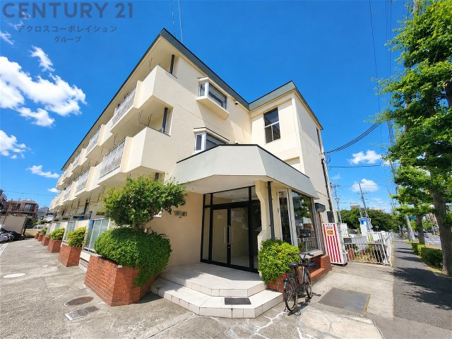 建物外観　宅配BOX付きで便利です♪
