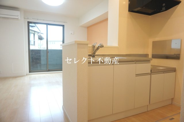 キッチン　コンパクトなキッチンで掃除もラクラク