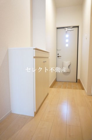 玄関　収納もある玄関です