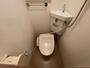 トイレ　こちらはトイレです。清潔感があり、安心して使用できます。