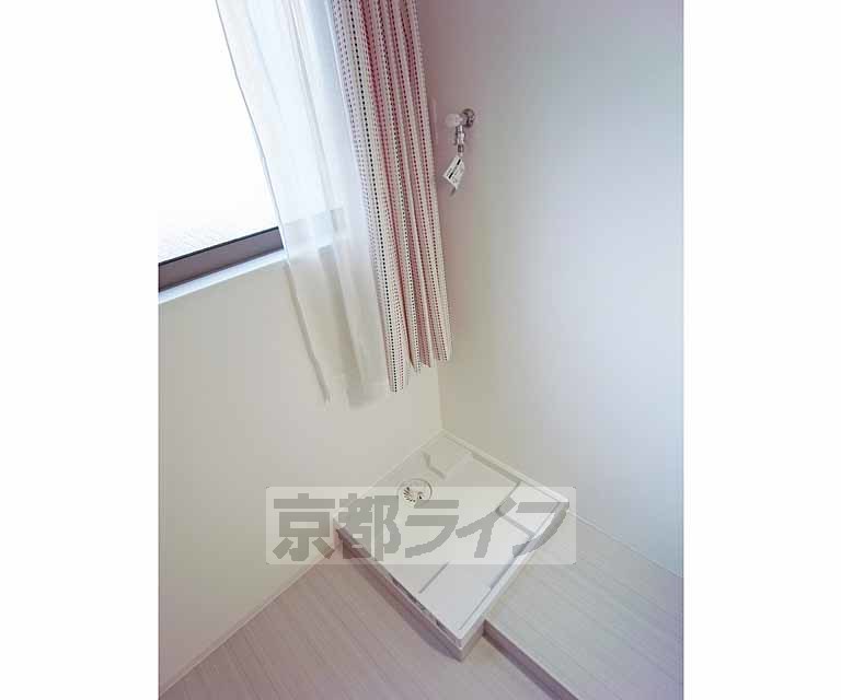 その他設備　室内に洗濯機置けます。