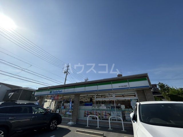 コンビニ　ファミリーマート中川西伏屋店（コンビニ）まで838m
