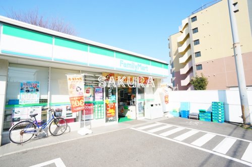 コンビニ　ファミリーマート 鶴見向井町三丁目店（コンビニ）まで305m