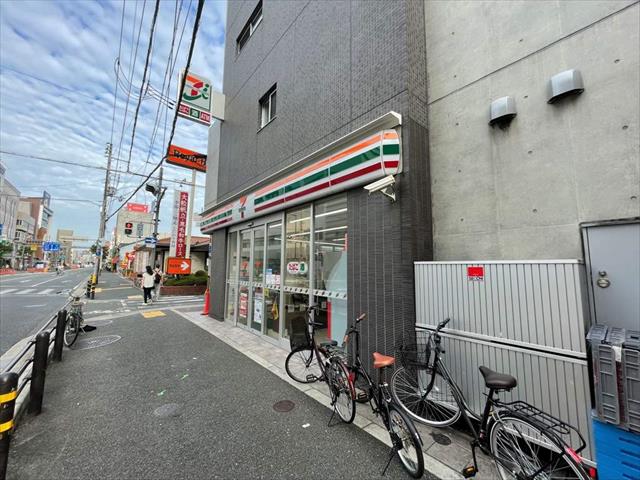 コンビニ　セブンイレブン（コンビニ）まで917m