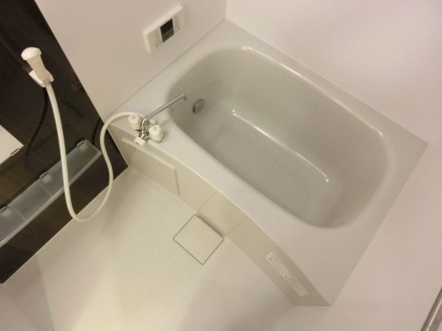 バス・シャワールーム　追焚完備のバスルーム