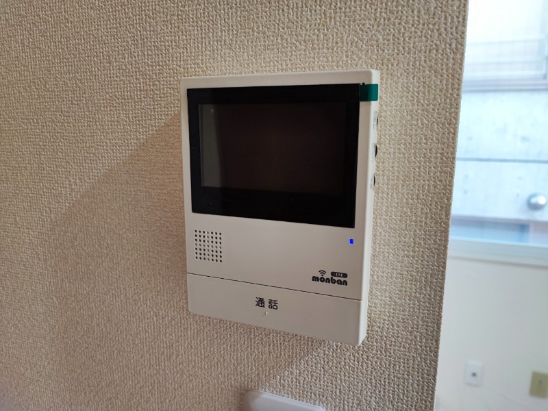 セキュリティ　ＴＶモニター付インターホンです。来客者の顔が見えるので安心！