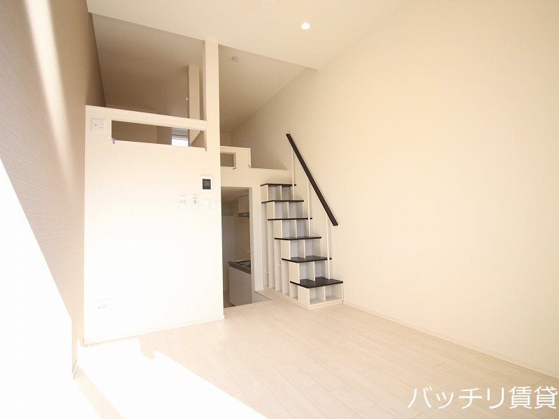 居室・リビング　画像は同型タイプの為、現状を優先致します。