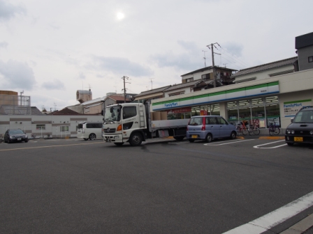 コンビニ　ファミリーマート 西成松店（コンビニ）まで420m