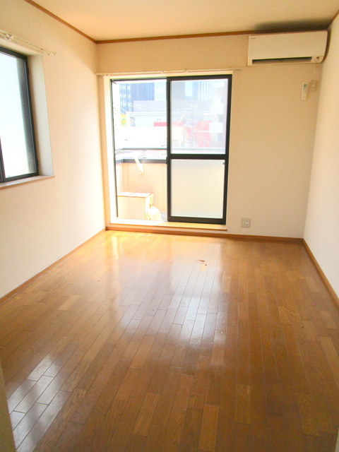 居室・リビング　☆2面採光の明るいお部屋☆